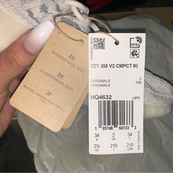 Yeezy 350 V2 compact kids size 2.5 youth unisex - Picture 13 of 13